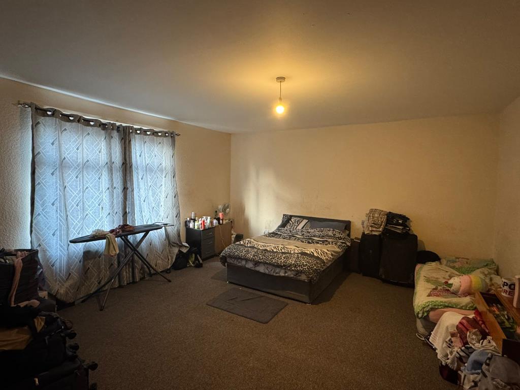 Lot: 49 - FREEHOLD MIXED USE COMMERCIAL RESIDENTIAL - Bedroom One of 244a Kingston Road